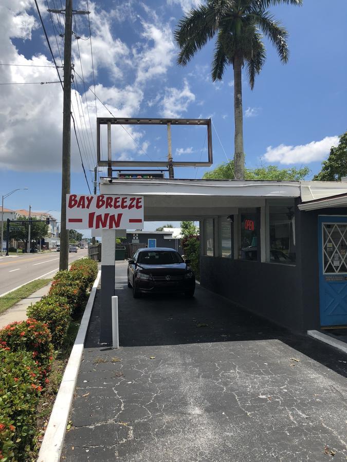 Bay Breeze Inn Bradenton Downtown エクステリア 写真