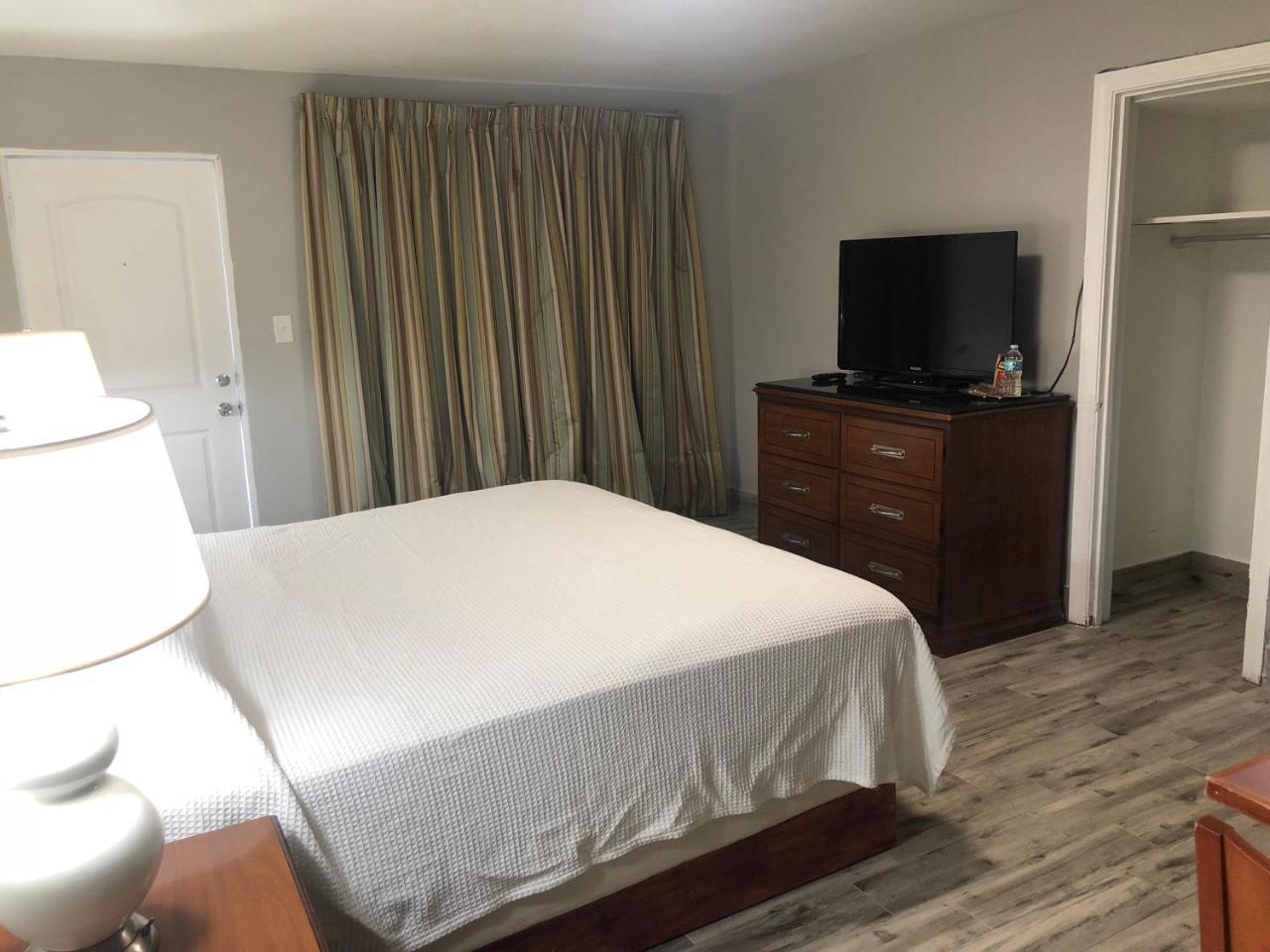 Bay Breeze Inn Bradenton Downtown エクステリア 写真
