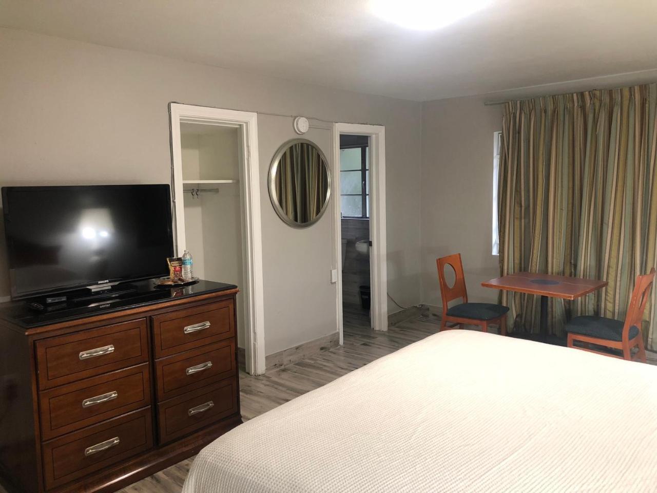 Bay Breeze Inn Bradenton Downtown エクステリア 写真