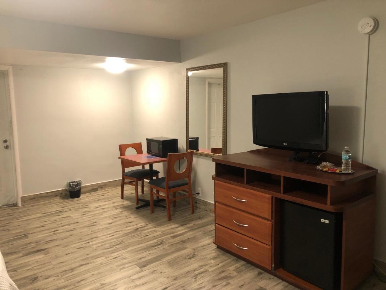 Bay Breeze Inn Bradenton Downtown エクステリア 写真