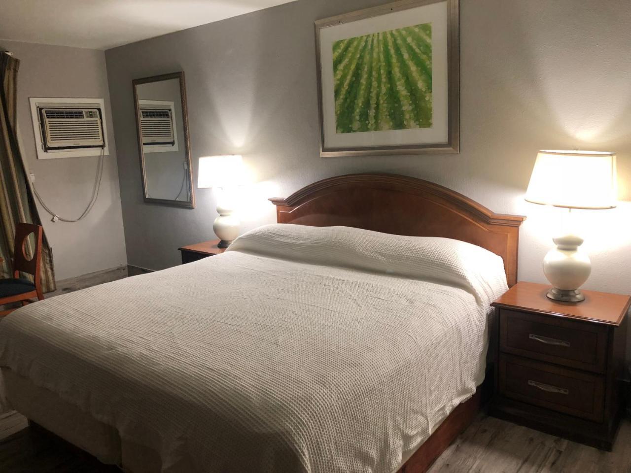 Bay Breeze Inn Bradenton Downtown エクステリア 写真